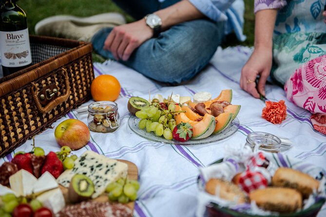 Parisian Romantic Picnic - Who will enjoy this most