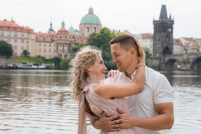 Photo Shoot for couple in Prague - Why this Prague photo walk works well