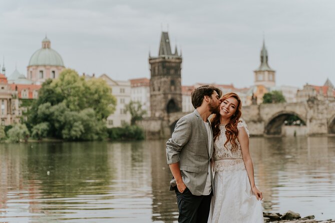 Photographer in Prague - Couple, engagement & portrait photoshoot - What happens during the one-hour session