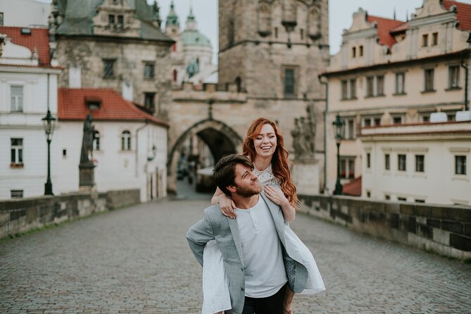 Photographer in Prague - Couple, engagement & portrait photoshoot - Malá Strana as the setting