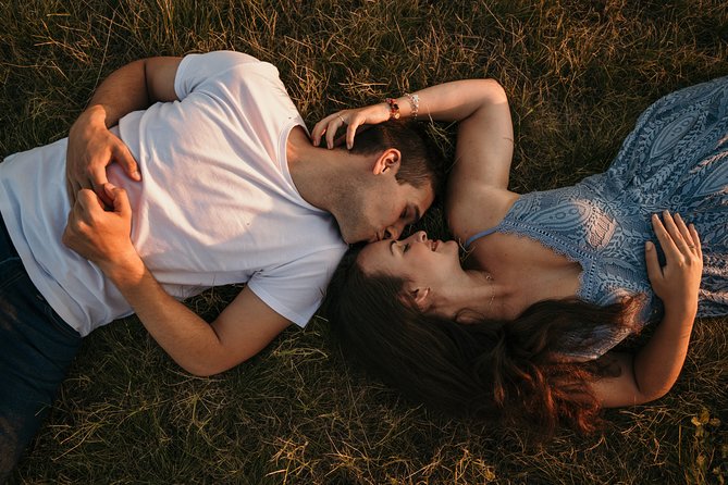 Photographer in Prague - Couple, engagement & portrait photoshoot - What 40 edited photographs really mean
