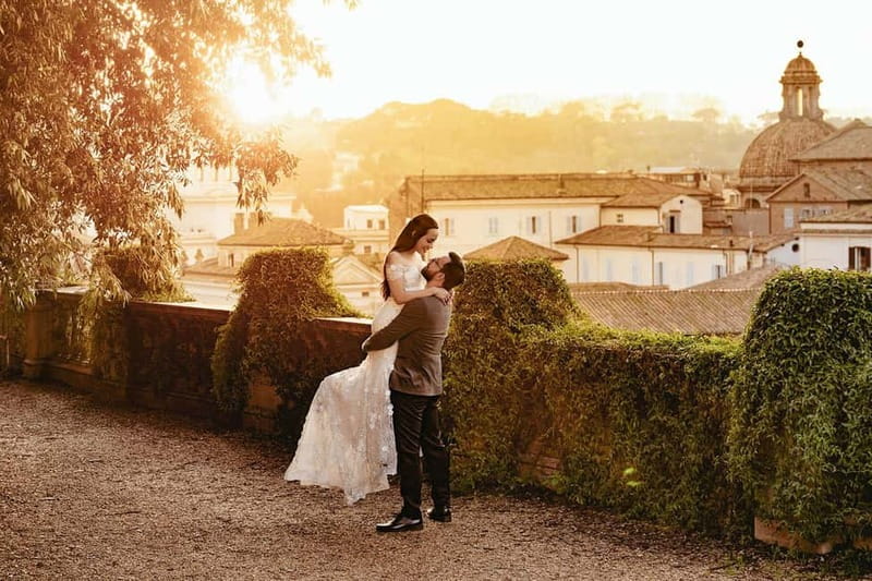 Photoshoot in Rome for couples - Starting at Trevi Fountain, near Caffè Roma