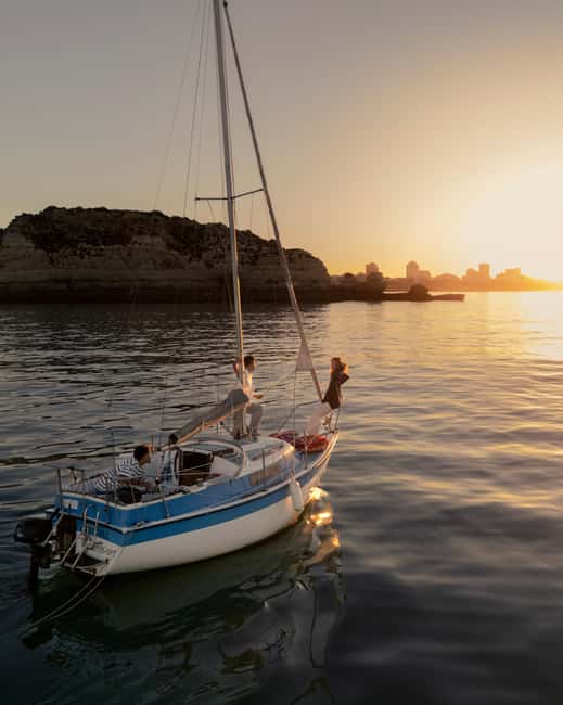 Portimão: Sunset Private Sailing Tour for Couples - Castelo de Ferragudo and the first coastal views