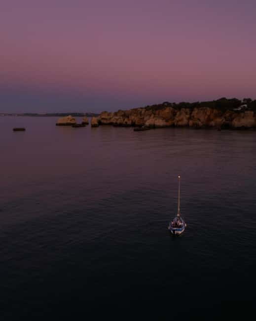 Portimão: Sunset Private Sailing Tour for Couples - Sunset at Ponta do Altar Lighthouse