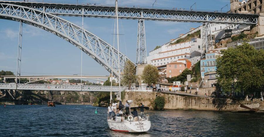 Porto: Romantic Sailboat Cruise - São Pedro da Afurada and the first river views