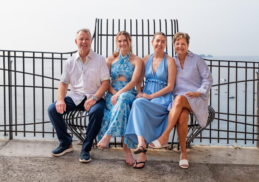 Positano : professional photo shoot for couples and families - Meeting at Piazza dei Mulini