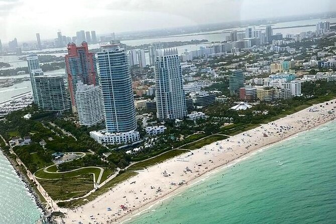 Private 60 Minute Romantic Air Tour with Champagne in Miami - Biscayne Bay and Key Biscayne Island