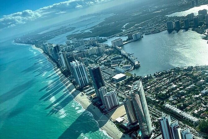 Private 60 Minute Romantic Excursion Air Tour with Champagne - What this Miami air tour is really like
