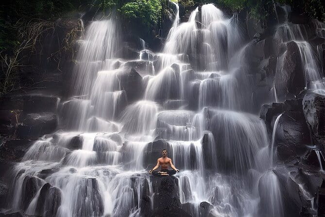 Private Floating Breakfast Jungle Swing and Romantic Spa in Ubud - The Kumulilir Swing and the Big Photo Moment