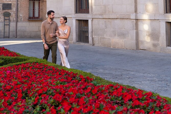 Private Photo Session Tour for Couples in Madrid - The photographer makes the difference