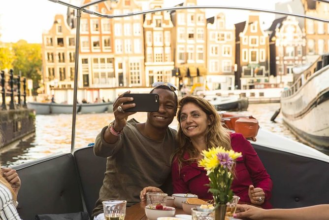 Private Romantic Canal Cruise Amsterdam with Bubbly and Snacks - Starting at Keizersgracht 401