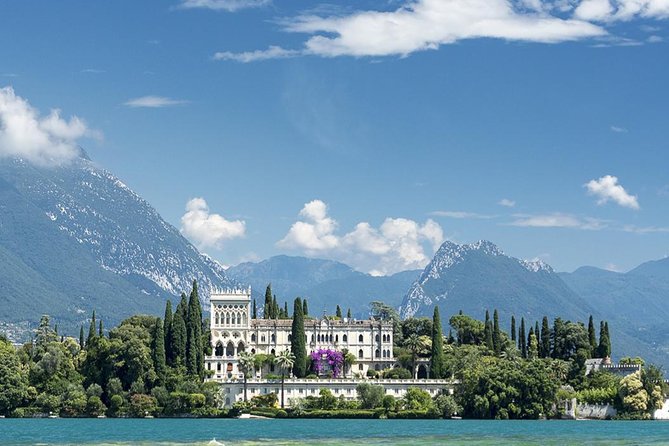 Private Romantic Motorboat Tour From Sirmione - Thirty minutes along Desenzano del Garda