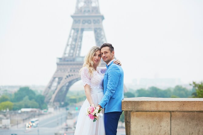 Private Romantic Photoshoot in Paris with Bouquet of Flowers - The photographers make the biggest difference