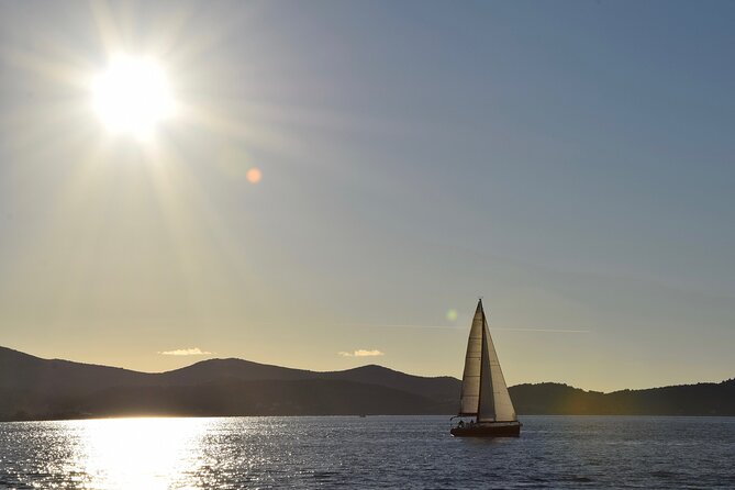PRIVATE Romantic Sunset Boat Tour Zadar with Local Wine 1,5h - Local wine and a celebratory feel