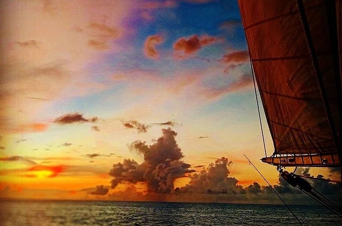 Private & Romantic Sunset Cruise Under Sails - Snacks, drinks, and the champagne question