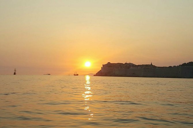 Private romantic Sunset tour - A damaged hotel and a difficult recent chapter