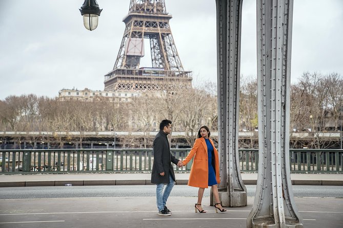 Proposal Photographer in Paris - Champs-Élysées: a grand city setting