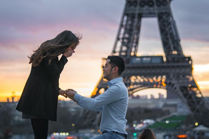 Proposal Photographer in Paris - Meeting at Trocadéro and planning the surprise