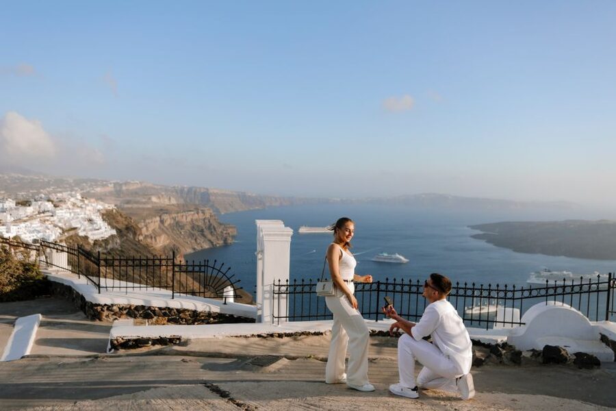 Proposal Photographer in Santorini - A Private Group Makes The Proposal Easier