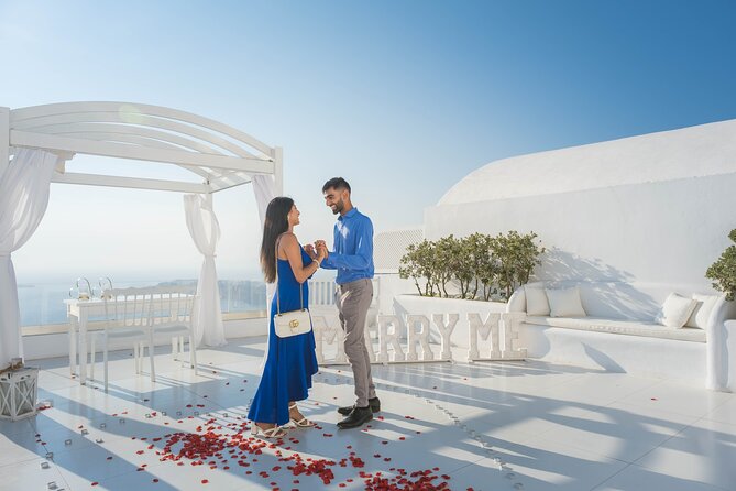 Proposal Photoshoot Santorini - Meeting in central Oia