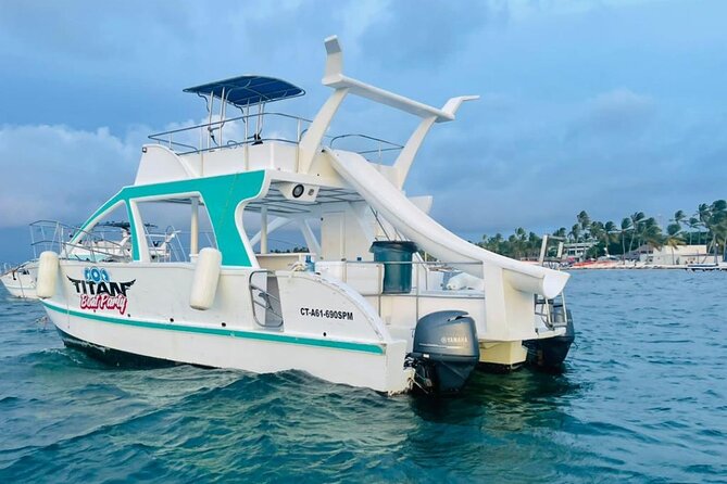Punta Cana Party Boat (Only Adult) this Couple price - The natural pool stop is more than a photo break