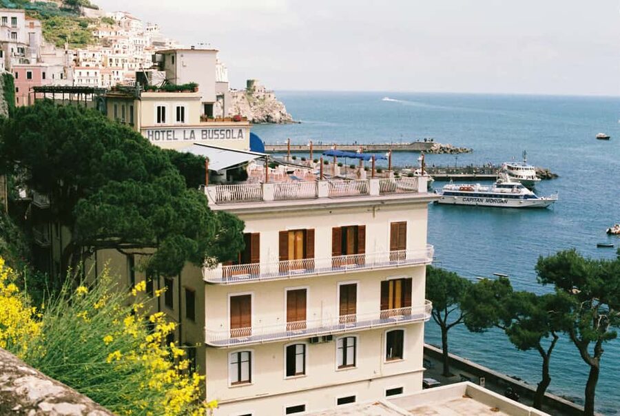 Ravello: the most romantic balcony on the Amalfi Coast - Ercolano and Torre del Greco: the road has local character