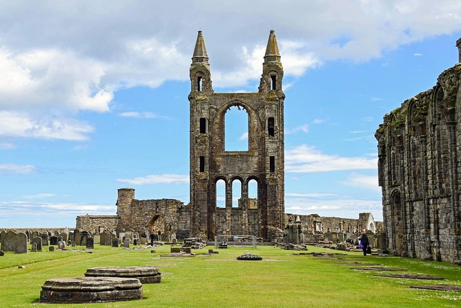 Rebels, Romance & Raisins St. Andrew's Walking Audio Tour - A compact way to meet St. Andrews