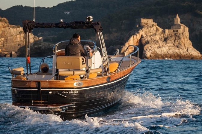 Romance in Cinque Terre: a boat trip at sunset, aperitif onboard - Riomaggiore: the eastern village