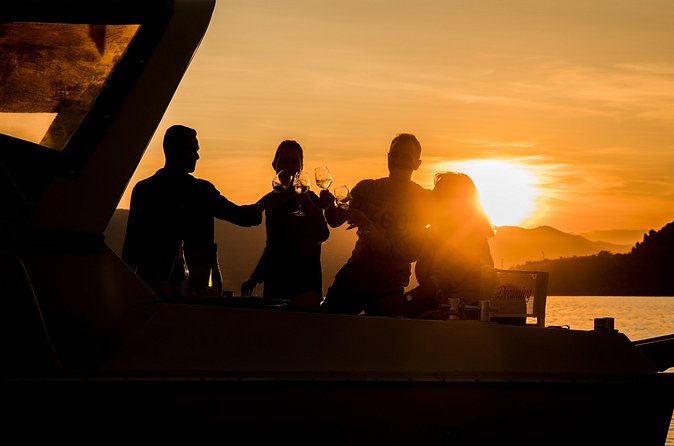 Romance in Cinque Terre: a boat trip at sunset, aperitif onboard - How much value do you get for $402.55?