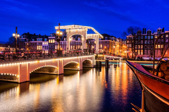 Romantic Amsterdam: Fairytale or Tragedy? Self-Guided PuzzleQuest - Tuschinski Theater adds a change of mood