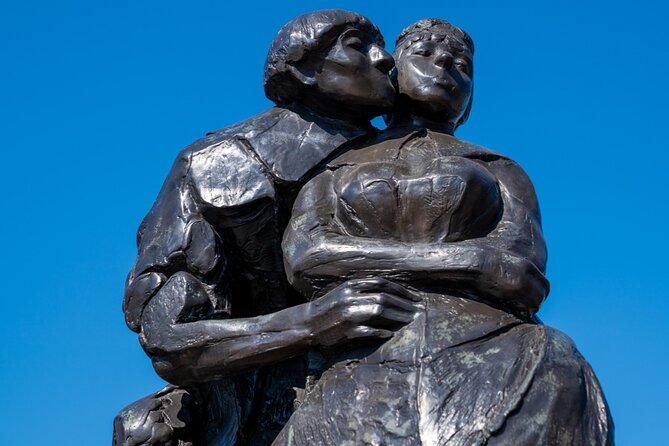 Romantic Amsterdam: Fairytale or Tragedy? Self-Guided PuzzleQuest - Blauwbrug and the walk toward Skinny Bridge