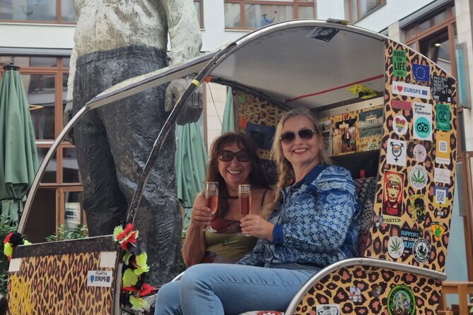 Romantic Berlin Rickshaw City and Photo Tour - incl. pick-up - A private start beside the Brandenburg Gate