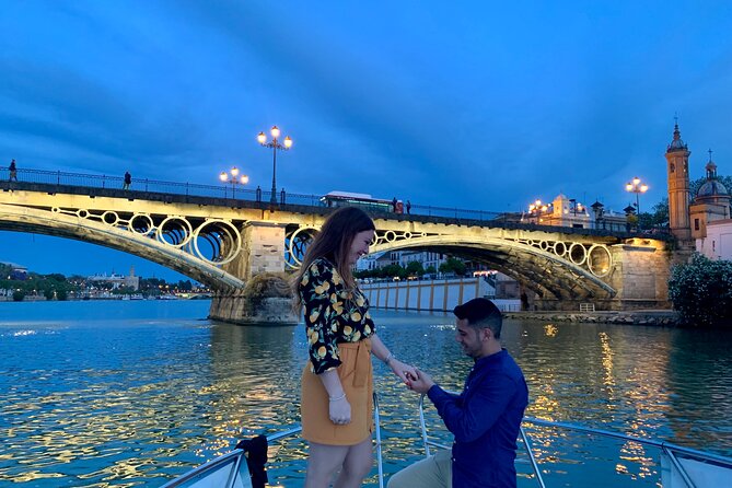 Romantic boat ride 1h (private) - Costurero de la Reina, a small opening view