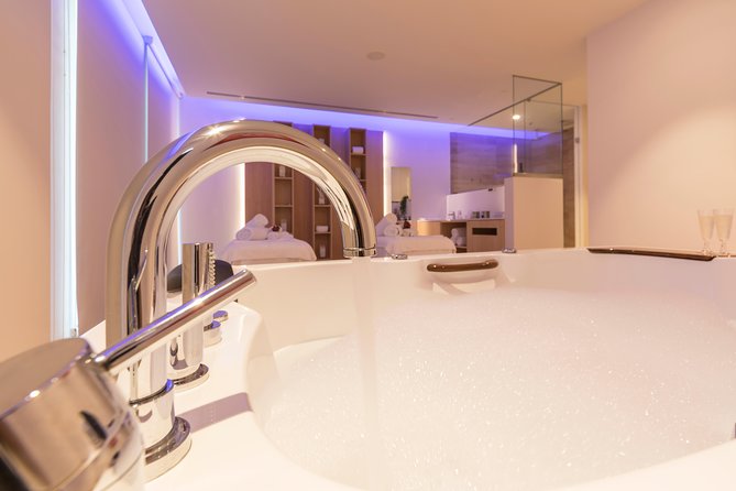 Romantic couple massage + SPA entry and private jacuzzi with cava - A couples spa experience in Playa de Palma