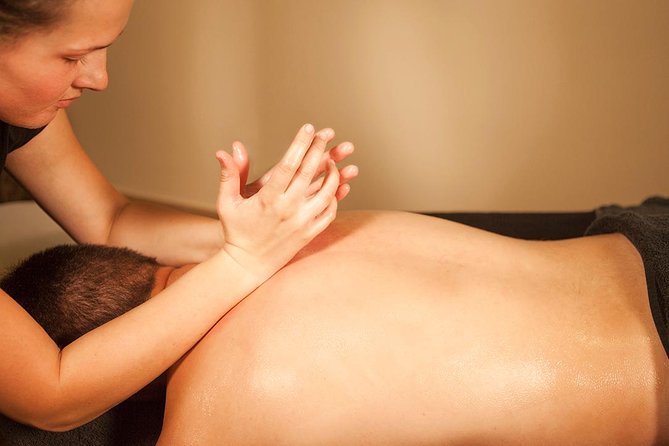 Romantic couple massage + SPA entry and private jacuzzi with cava - Finishing with a private jacuzzi and cava