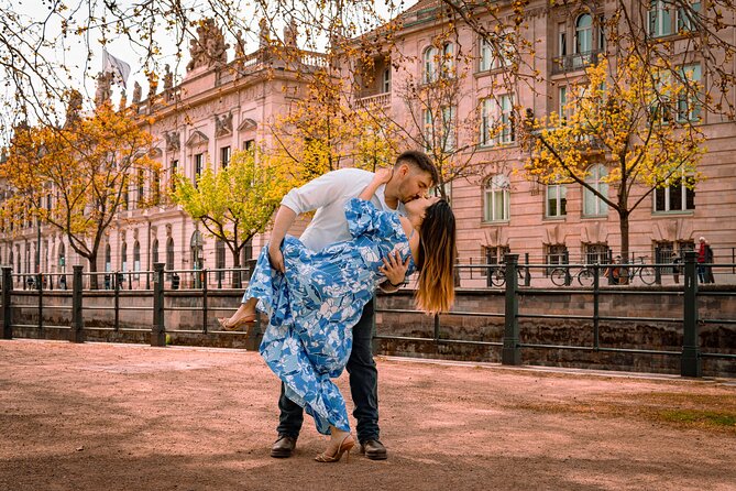Romantic Couple Photoshoot in the Heart of Berlin - How to make the hour work harder