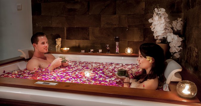 Romantic Couple Treatment at ANJALI SPA - The Balinese massage comes first