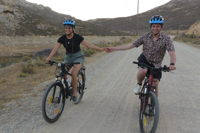 Romantic Cycling Tour with Private Picnic at the beach - Returning Under Bicycle Lights