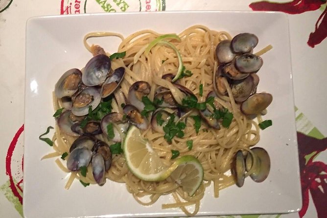 Romantic dinner on a boat - Catania - Who will enjoy this private dinner cruise?