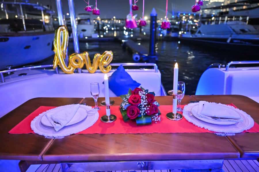 Romantic Dinner on Private Yacht - Starting at Amwaj Al Bahar Boat and Yachts Chartering