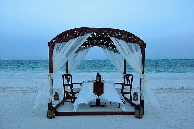 Romantic dinner with Candle at the Nungwi or Kendwa beach - A private table beside the Indian Ocean