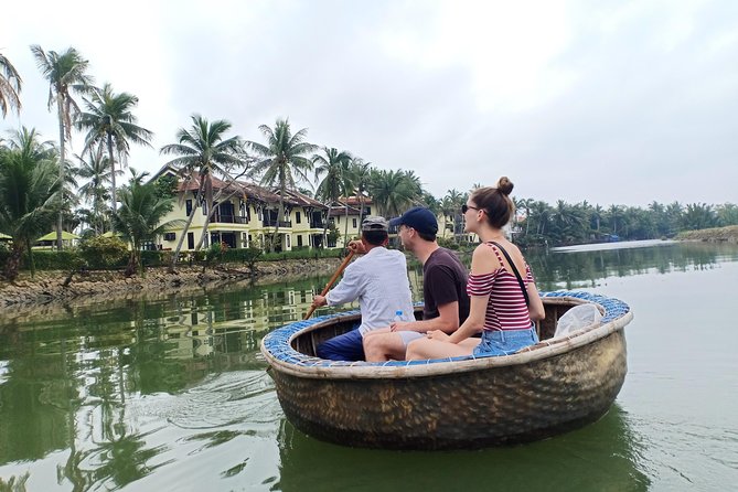Romantic Dinning On The Bamboo Raft - What the Hoi An bamboo raft dinner is really like