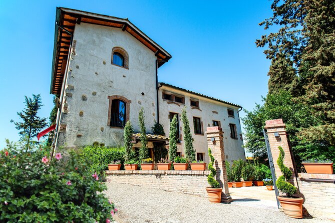 Romantic Escape in Tuscany - Overnight and Wine Tasting - Who Will Enjoy This Most?