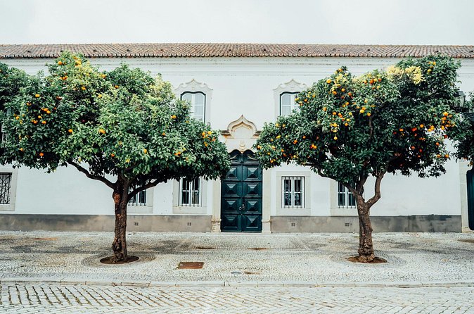 Romantic Faro: Whisper of Love Exploration Game and Tour - Arco da Vila and the story’s strongest setting