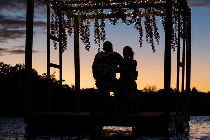 Romantic Floating Picnic Experience - Key points to know before booking
