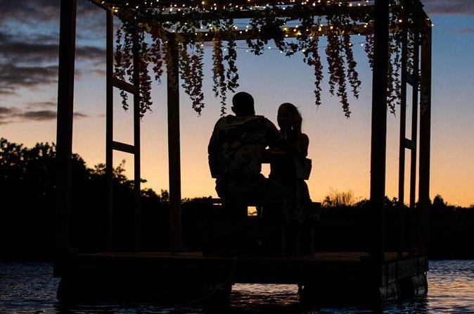 Romantic Floating Picnic Experience - Wine, soft drinks, snacks, and dessert