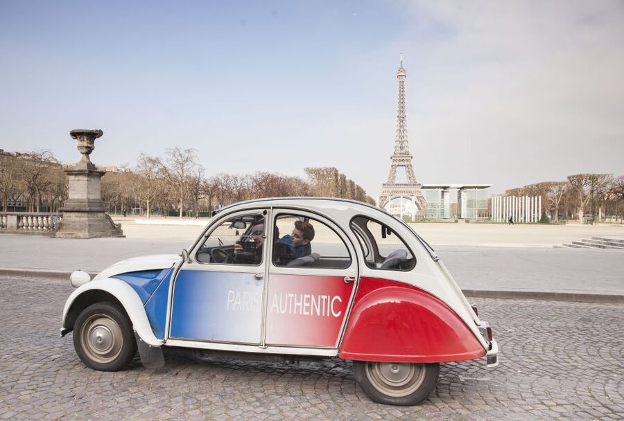 Romantic Paris Vintage Citroën 2CV Tour - Montmartre, Sacré-Cœur, and the Belle Époque mood