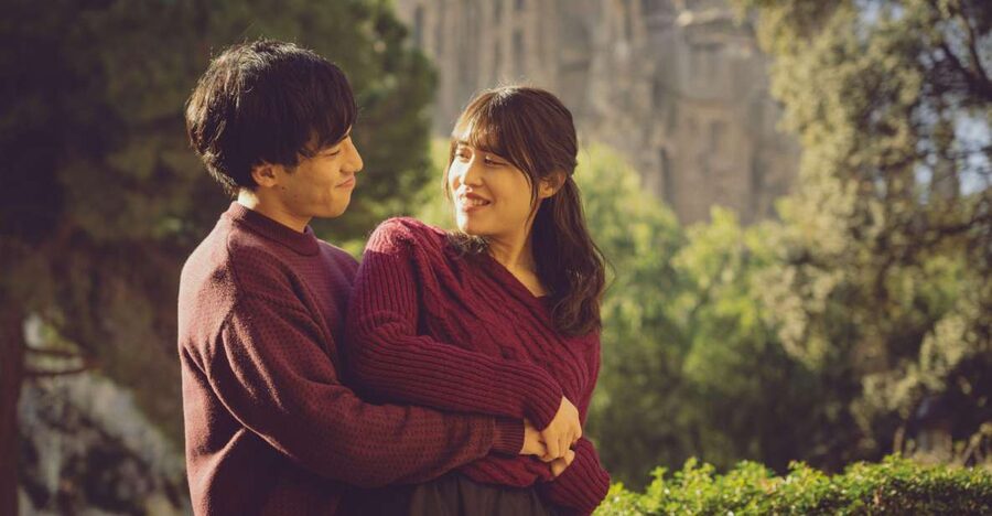 Romantic Photoshoot Experience for Couples in Barcelona - The $68 price and what you receive