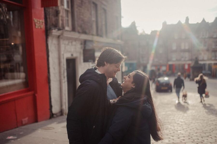 Romantic Photoshoot Experience for Couples in Edinburgh - What Happens During the 45-Minute Photo Stop