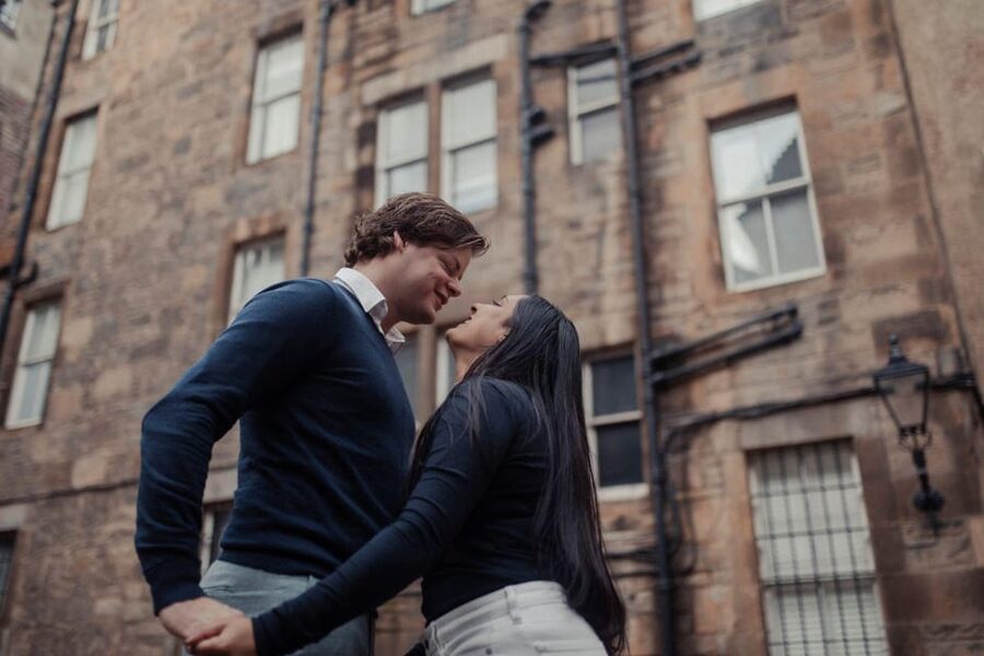 Romantic Photoshoot Experience for Couples in Edinburgh - Who Will Get the Most From This Experience?